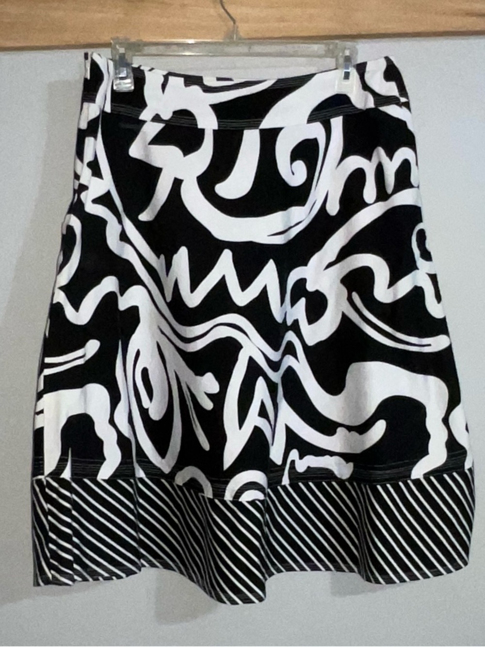 Allison Taylor Black and White Avant-Garde Graphic Circle Skirt size 8 - Picture 3 of 7